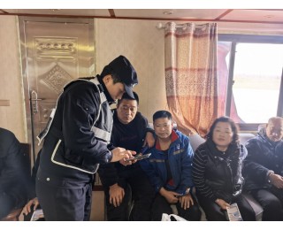 登船宣防守平安 水上反诈护航程——长航武汉公安洪湖派出所开展反诈专题宣传活动