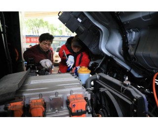 硚口这家环卫车“保姆”，为汉马环境保障车体检