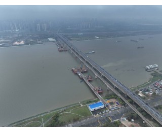 长赣高铁长沙湘江铁路特大桥突破重大节点