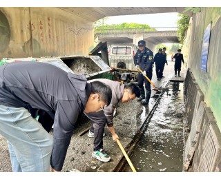 晴好天气抢清淤，未雨绸缪保畅通，东西湖区慈惠街综合执法中心开展涵洞沟渠清淤行动