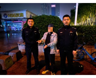 外卖小哥送餐遭“截胡”，江汉公安：已抓获