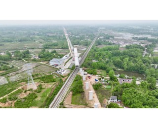 合武高铁跨宁西铁路万吨连续梁成功转体