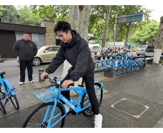 自动变速共享单车亮相武汉街头，在绿道与景区休闲骑行更惬意