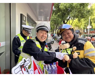 不抢一秒平安送达，武汉蔡甸交警携手外卖骑手共筑骑行“安全线”