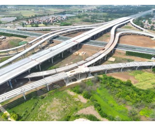 武汉六环线研子岗枢纽互通桥梁工程收官