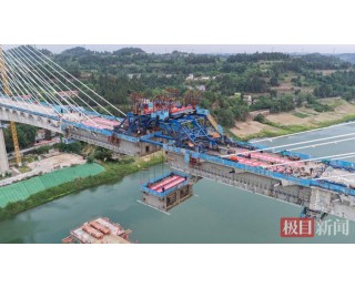 全长约1606米，成达万高速铁路资阳沱江特大桥合龙