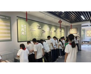 走出校园，走进乡野，这所学校百名小学生上一堂“没有讲台”的课，用行走和劳动读懂了乡土