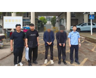 “买真退假”调包52双名牌球鞋，2人被武汉青山警方刑拘！