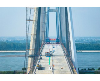 枝江长江大桥成功合龙